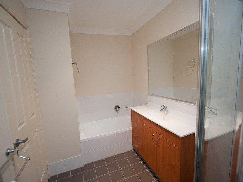 27/50 Johnston Street, Carina QLD 4152