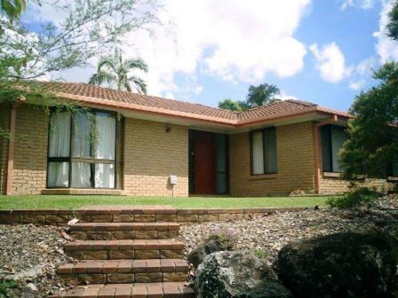 10 Rossmoya Street, Carindale QLD 4152