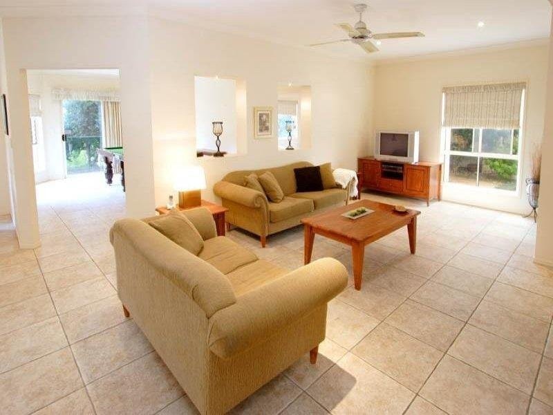 12 Oppermann Place, Carindale QLD 4152