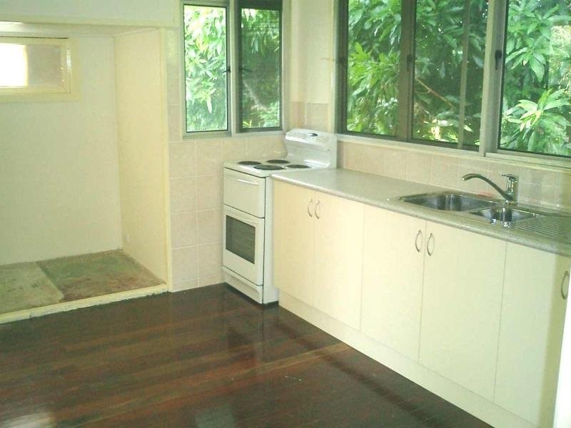 7 Dickenson Street, Carina QLD 4152