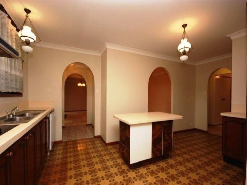 8 Aldford Court, Carindale QLD 4152