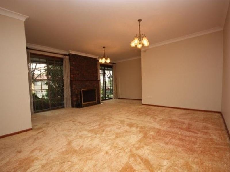 8 Aldford Court, Carindale QLD 4152