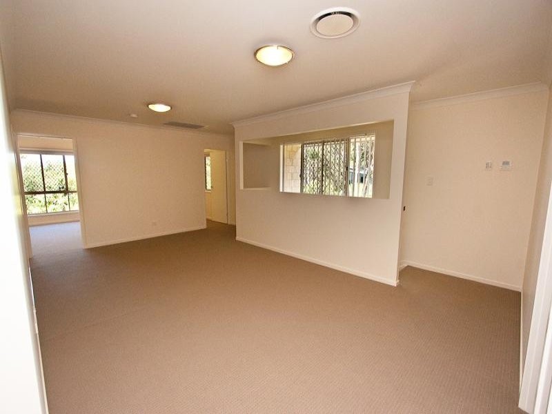 2/47 Larbonya Crescent, Capalaba QLD 4157