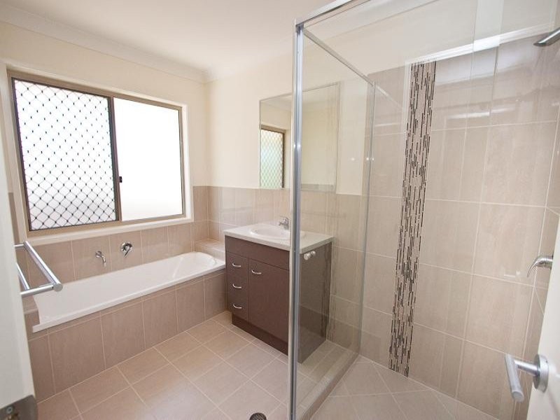 2/47 Larbonya Crescent, Capalaba QLD 4157