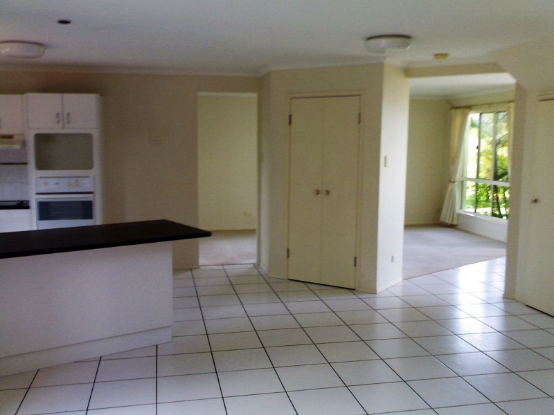 2 Carlton Court, Carindale QLD 4152