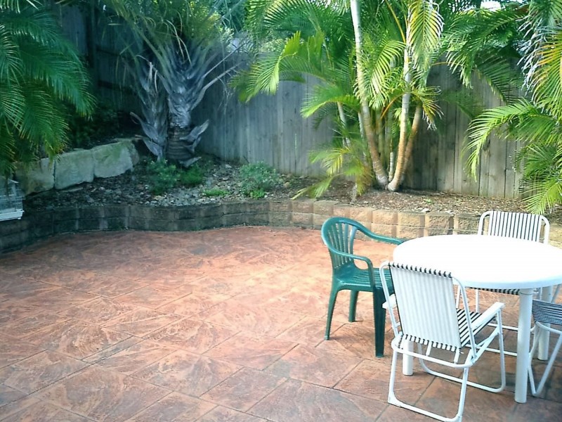 2 Carlton Court, Carindale QLD 4152