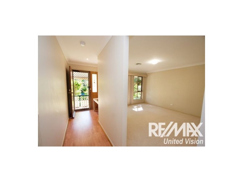 107 Oakley Street, Carindale QLD 4152