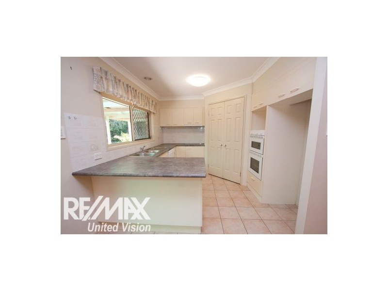 107 Oakley Street, Carindale QLD 4152