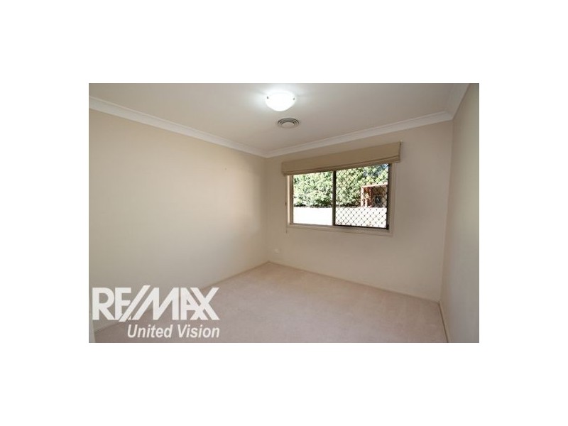 107 Oakley Street, Carindale QLD 4152