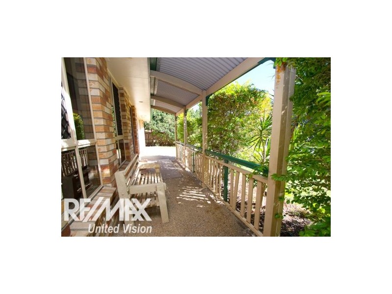 107 Oakley Street, Carindale QLD 4152