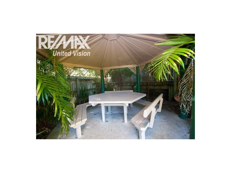 107 Oakley Street, Carindale QLD 4152