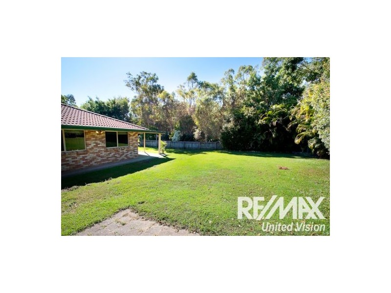 107 Oakley Street, Carindale QLD 4152