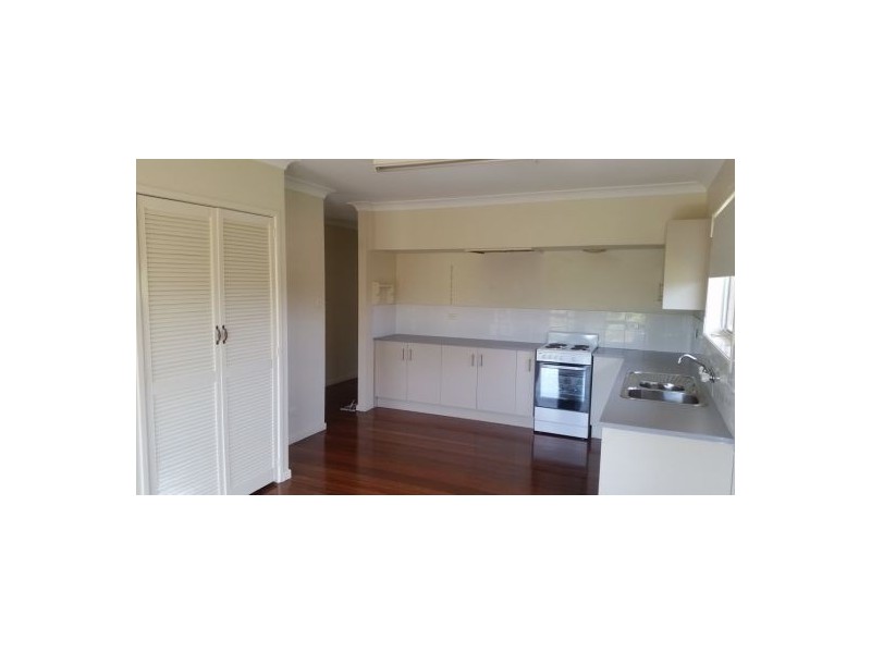 28b Hector Road, Holland Park QLD 4121