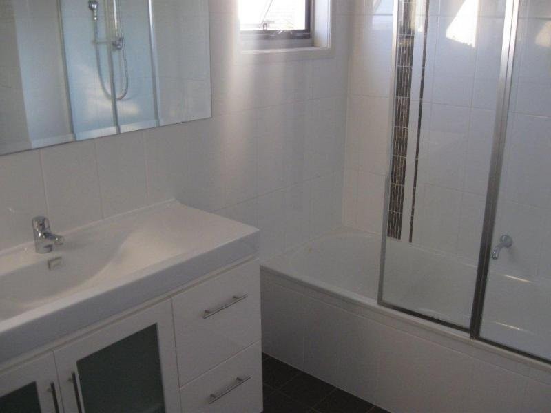 2/11 Birdwood Road, Carina QLD 4152