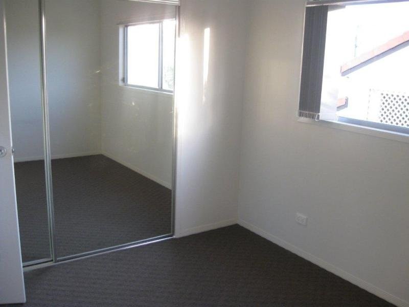 2/11 Birdwood Road, Carina QLD 4152