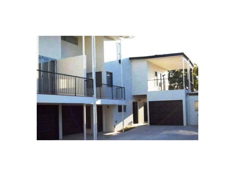 2/11 Birdwood Road, Carina QLD 4152