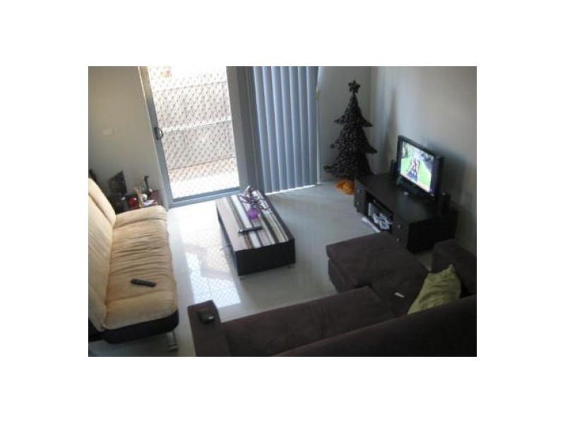 2/11 Birdwood Road, Carina QLD 4152