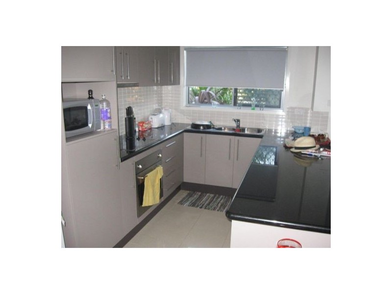 2/11 Birdwood Road, Carina QLD 4152