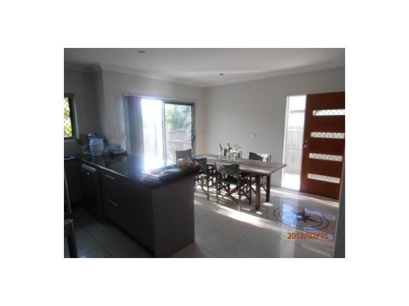 2/11 Birdwood Road, Carina QLD 4152