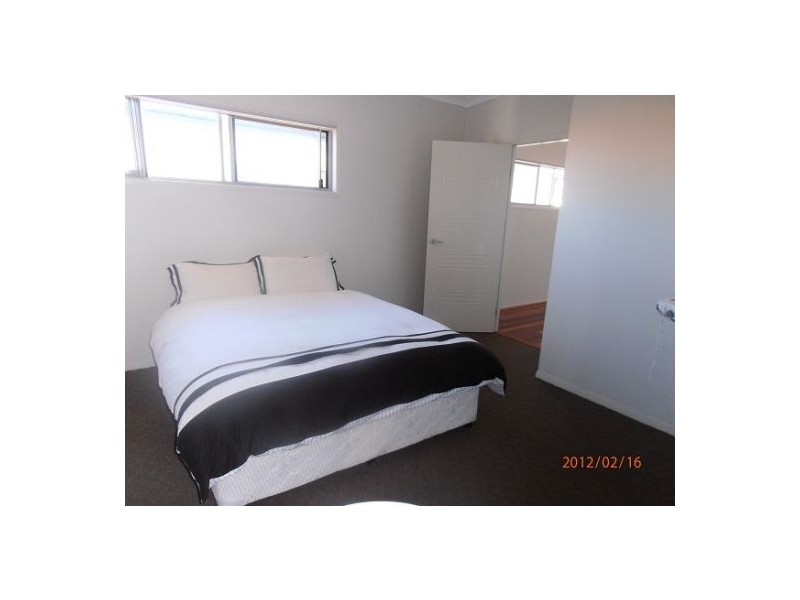 2/11 Birdwood Road, Carina QLD 4152