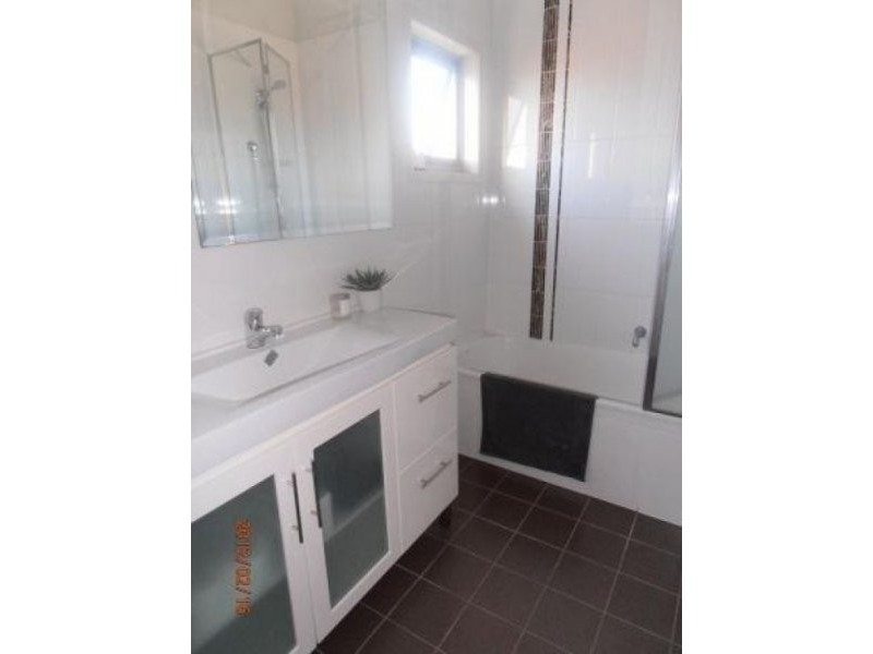 2/11 Birdwood Road, Carina QLD 4152