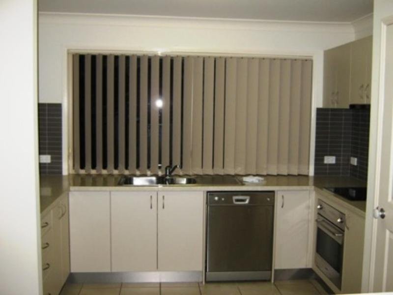 15 Hillary Drive, Warner QLD 4500