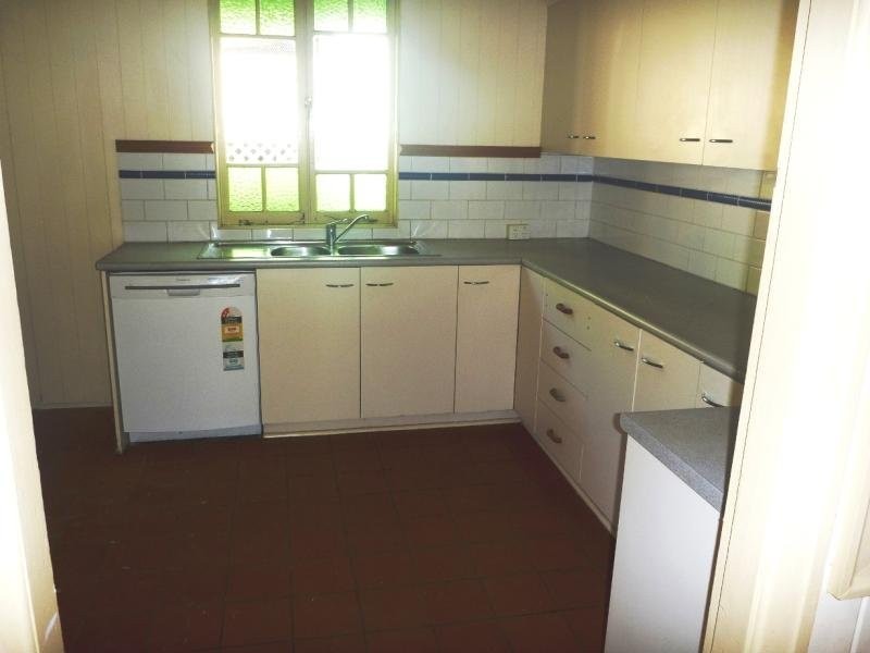 24 Boundary Road, Camp Hill QLD 4152