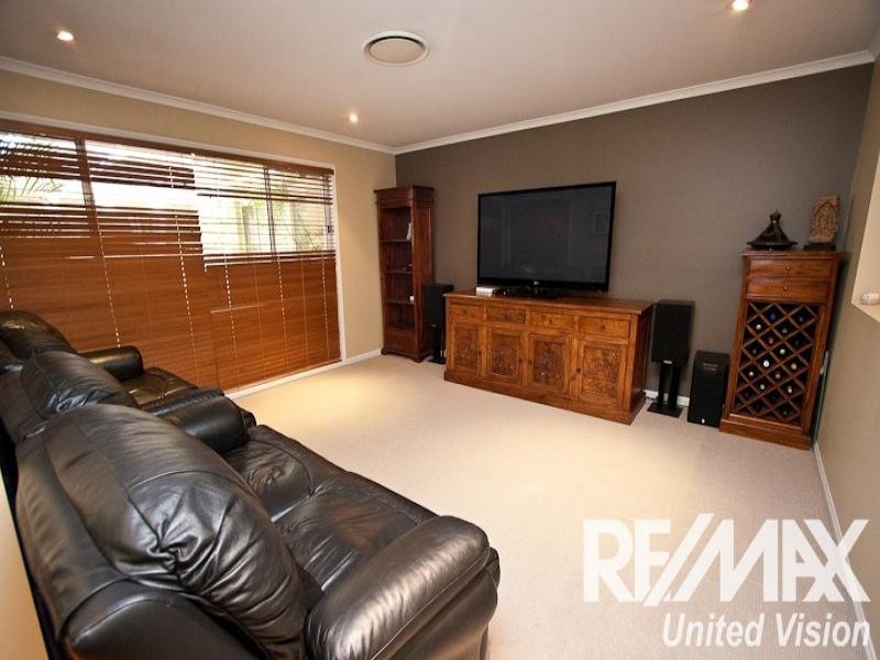 45 Kenilworth Place, Carindale QLD 4152