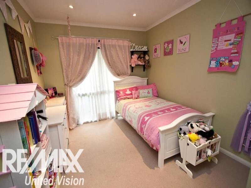 45 Kenilworth Place, Carindale QLD 4152