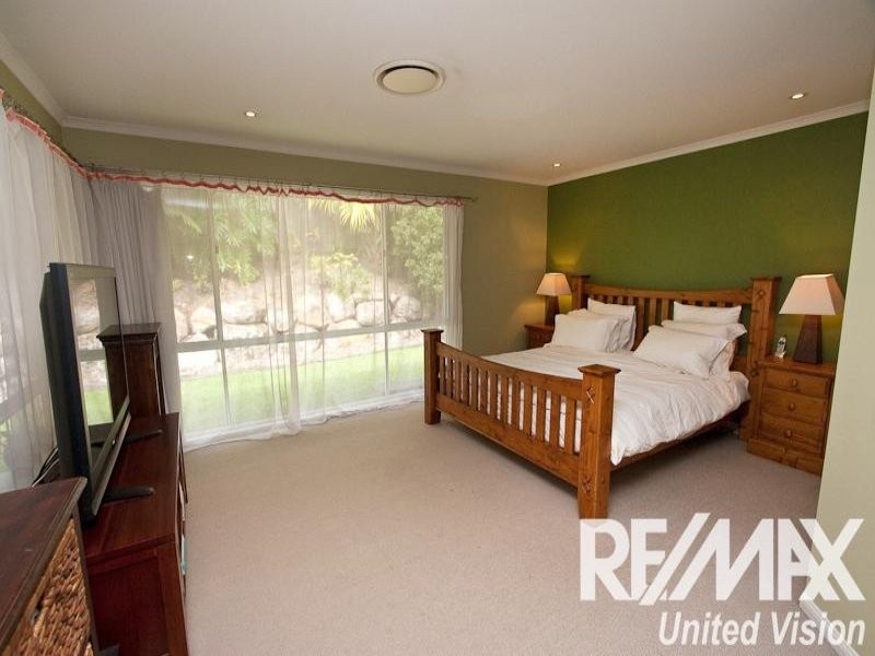 45 Kenilworth Place, Carindale QLD 4152