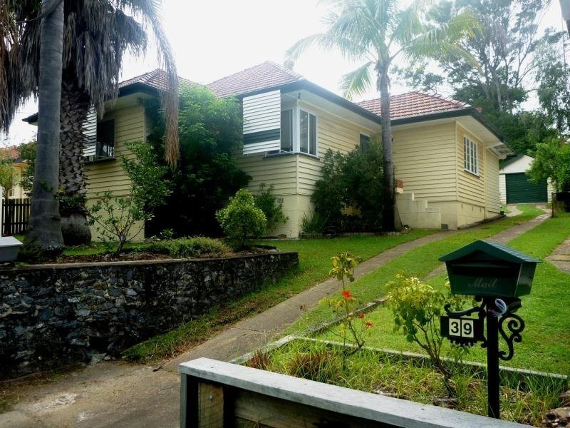 37 East Street, Camp Hill QLD 4152