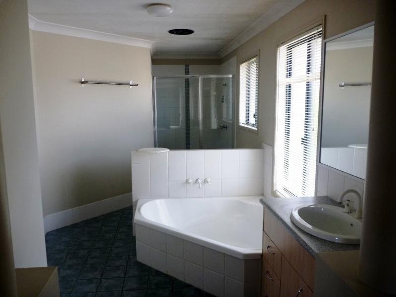 13 Redrock Street, Murarrie QLD 4172
