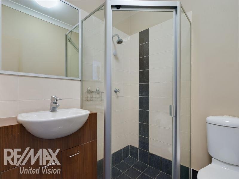 3/4 Martha Street, Camp Hill QLD 4152