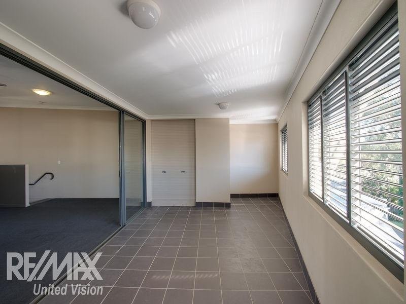 3/4 Martha Street, Camp Hill QLD 4152