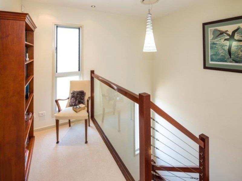 6B Hanworth Street, East Brisbane QLD 4169