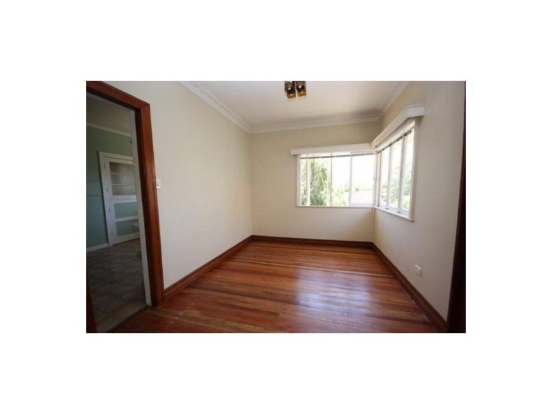 32 Lloyd Street, Camp Hill QLD 4152