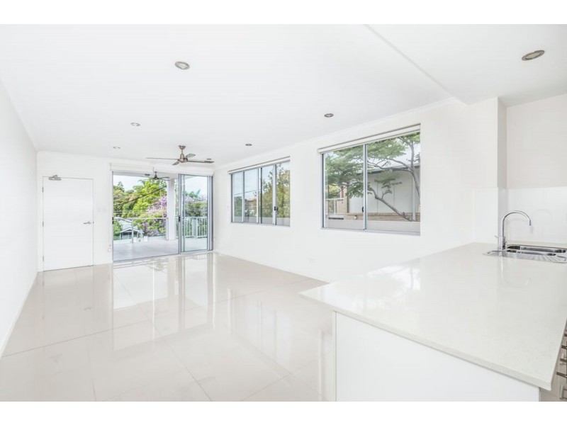 2/64 Pembroke Road, Coorparoo QLD 4151