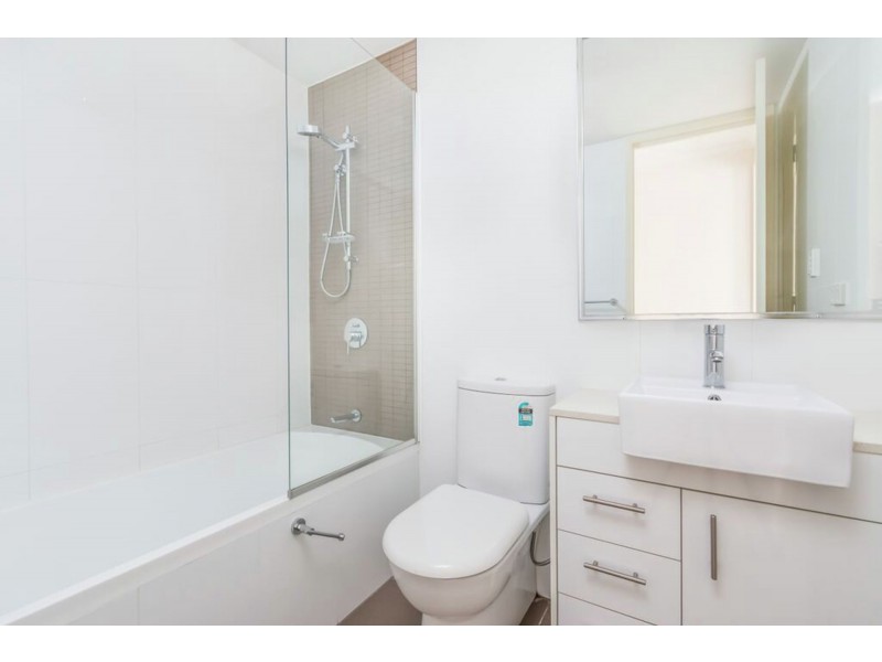 2/64 Pembroke Road, Coorparoo QLD 4151