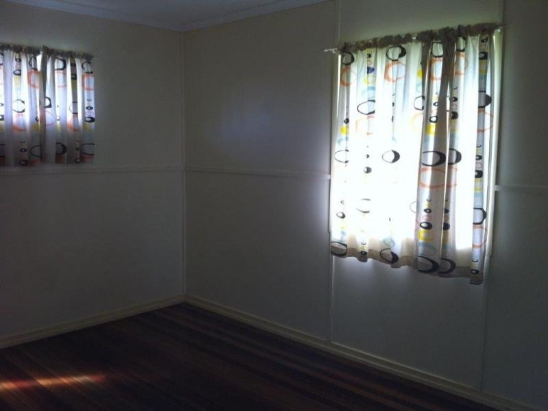 27 Mapleton Street, Mount Gravatt East QLD 4122