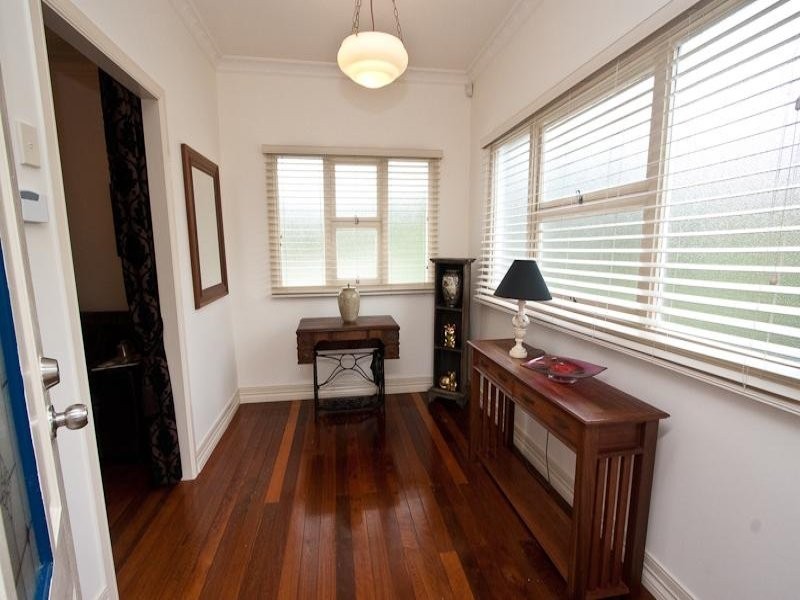 372 Chatsworth Road, Coorparoo QLD 4151