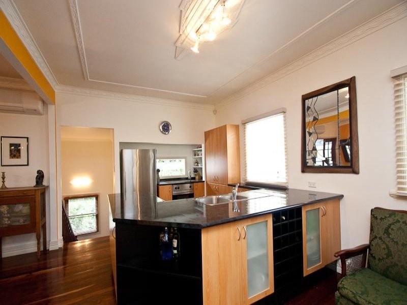 372 Chatsworth Road, Coorparoo QLD 4151