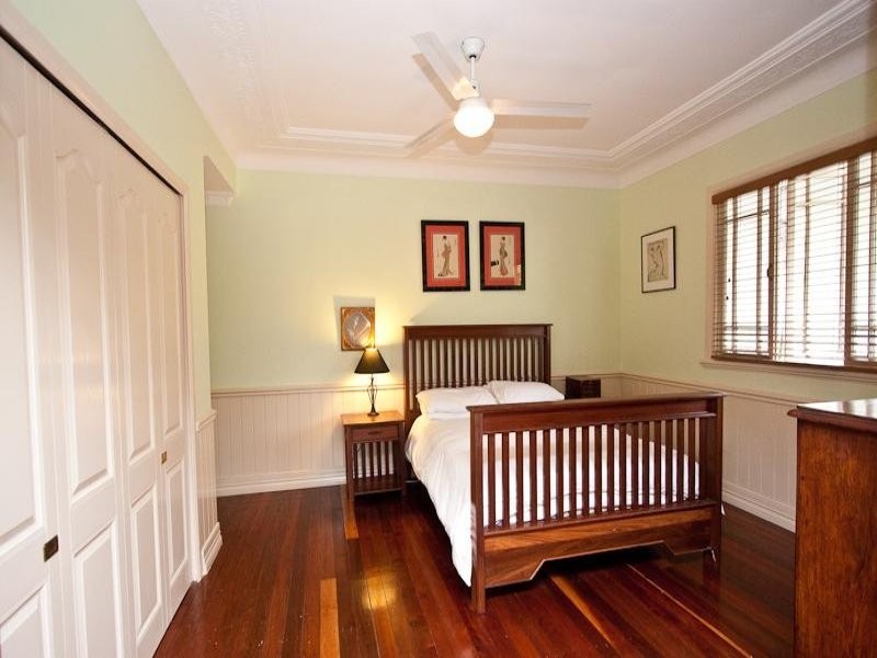 372 Chatsworth Road, Coorparoo QLD 4151