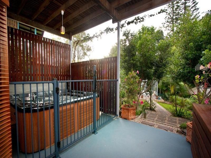 372 Chatsworth Road, Coorparoo QLD 4151