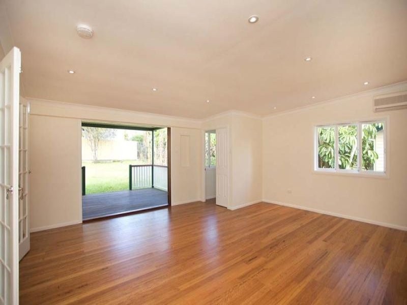 20 Long Street, Camp Hill QLD 4152