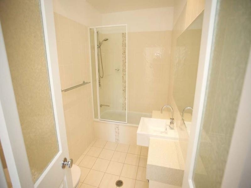 20 Long Street, Camp Hill QLD 4152