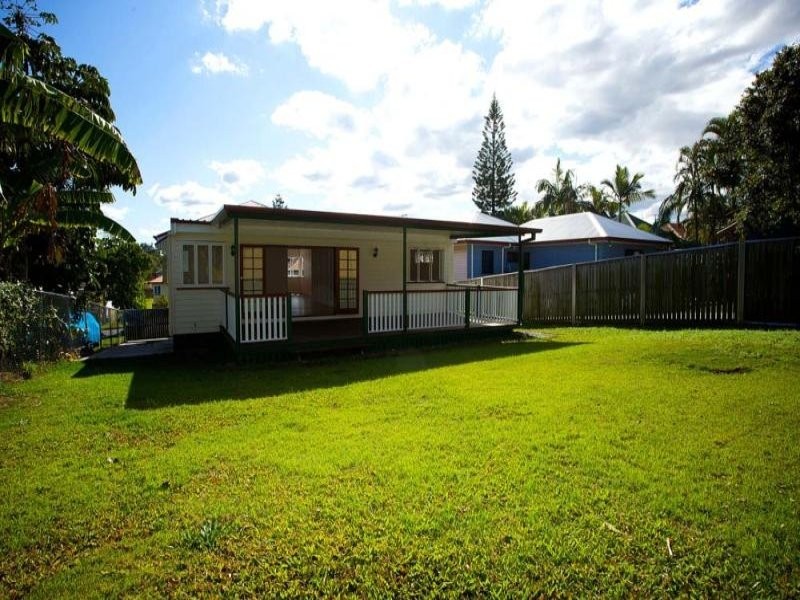 20 Long Street, Camp Hill QLD 4152