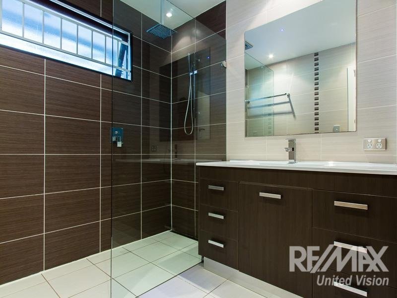 34 Mee Street, Carina QLD 4152