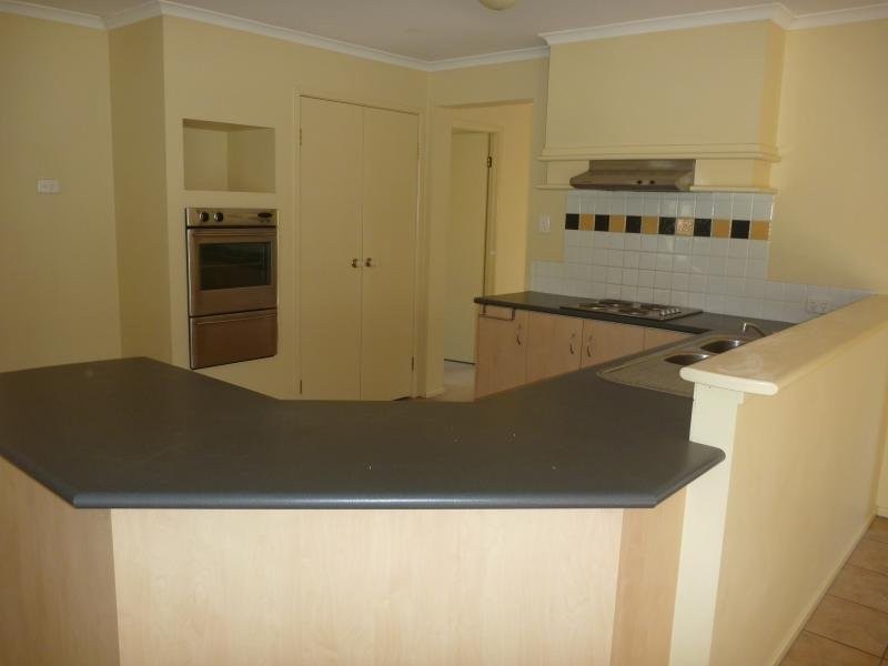 5 Clearmount Crescent, Carindale QLD 4152