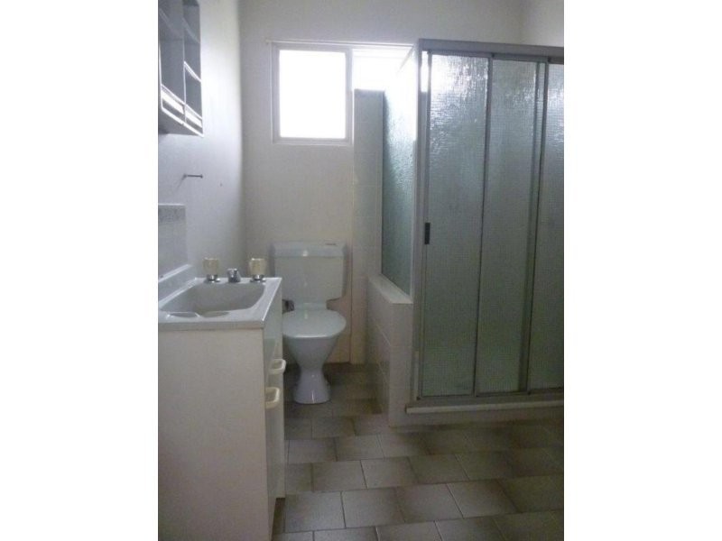 1/37 Dansie Street, Greenslopes QLD 4120