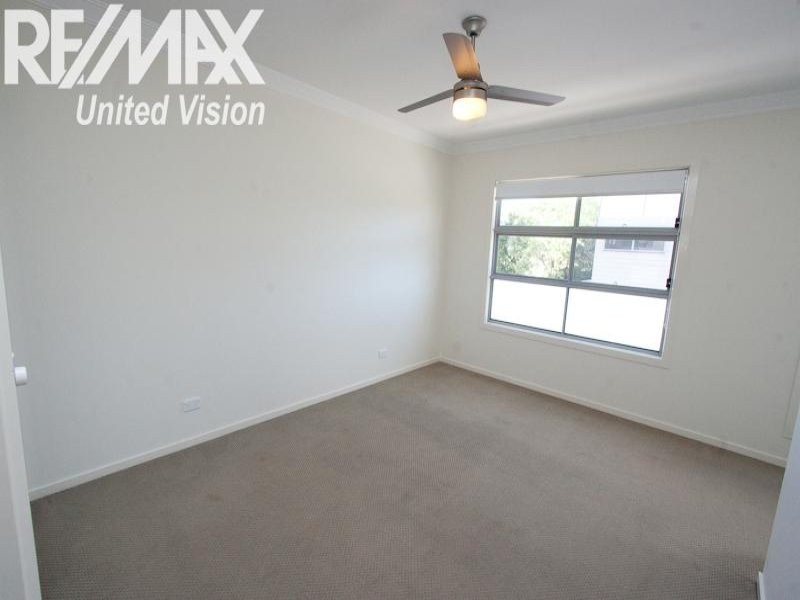 2/17 Hilltop Court, Carina QLD 4152